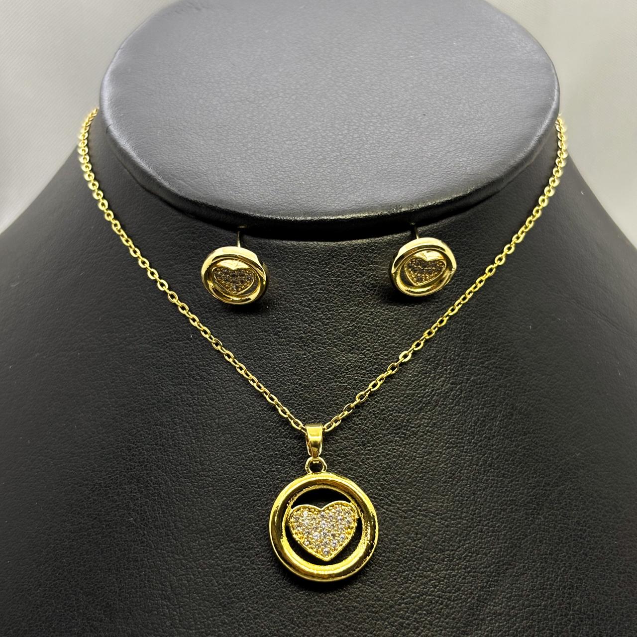 #JOL117 - Juego Gargantilla Y Broquel Corazón Piedra Zirconia Oro Laminado 18K - LA030/