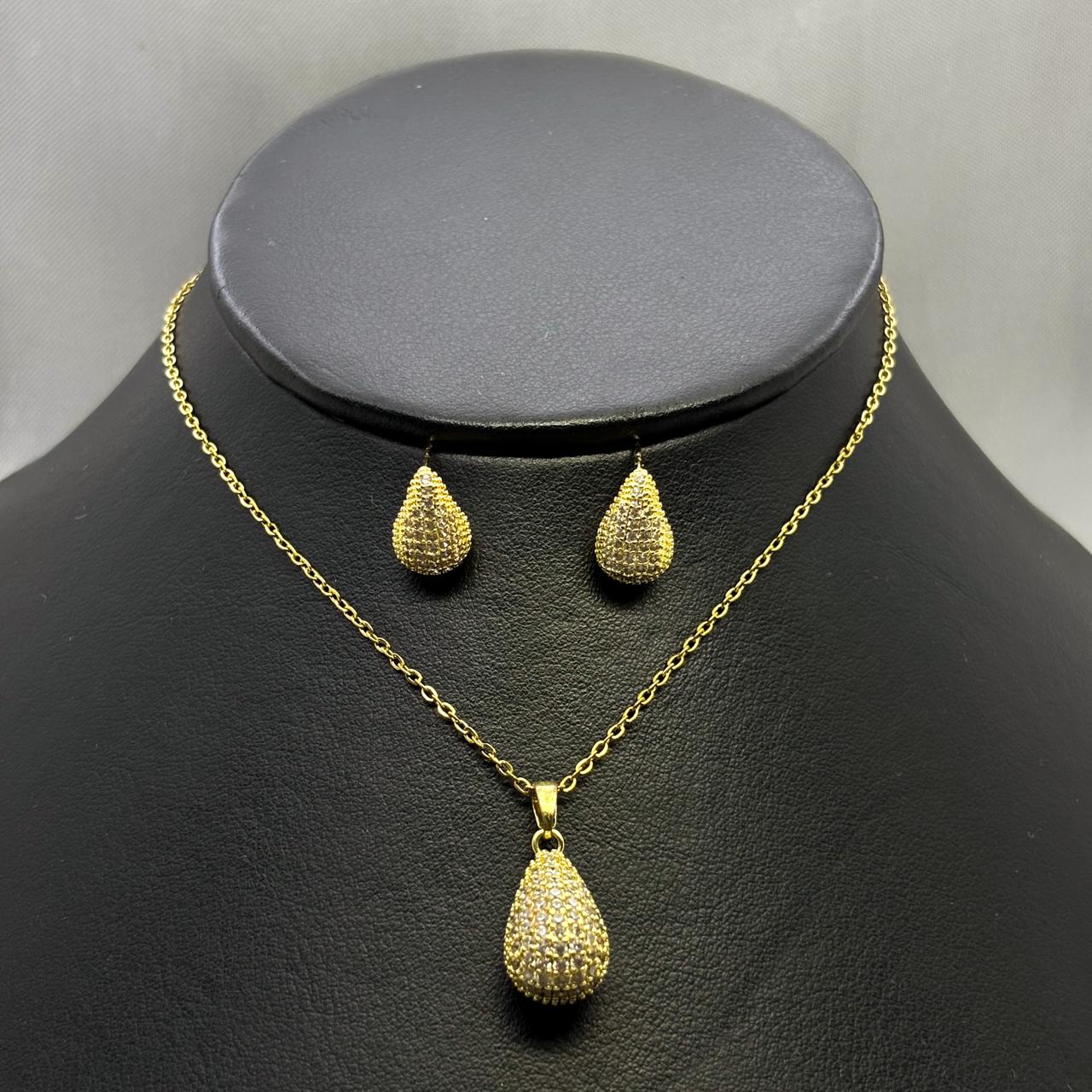 #JOL119 - Juego Gargantilla Y Broquel Gota Piedra Zirconia Oro Laminado 18K - LA030/