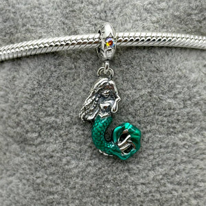 #PAN374 - Charm De Sirena Con Zirconia Plata - B12/2.6