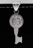 #D174 - Dije De Llave De San Benito Plata - A07/1.7