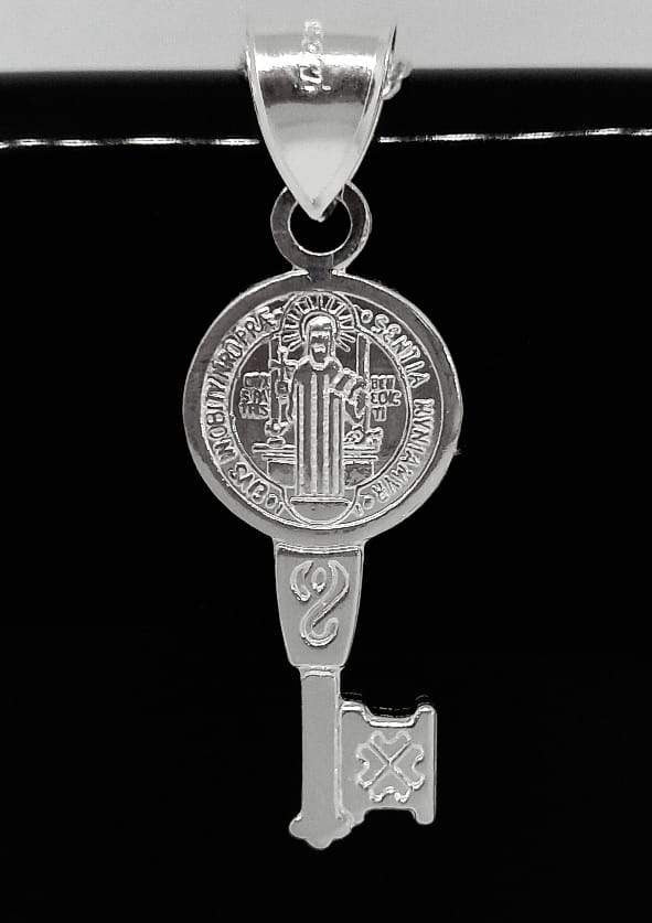 #D174 - Dije De Llave De San Benito Plata - A07/1.7