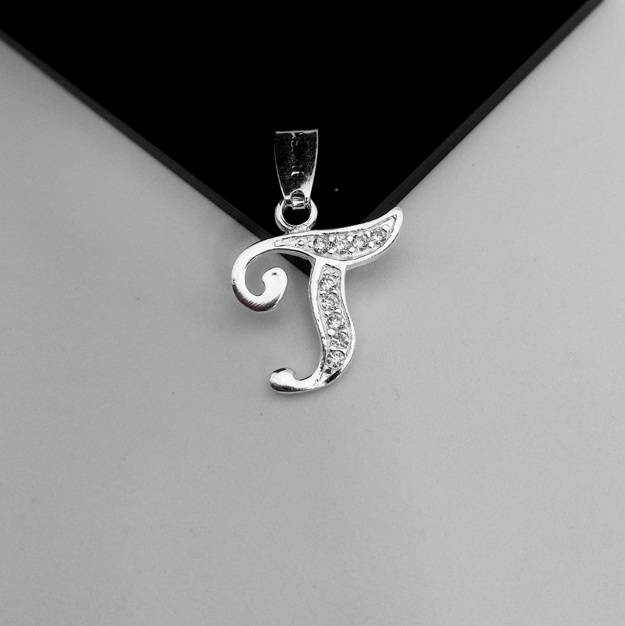 #D116 - Dije De Letra Con Zirconia De Plata - A10/1.2