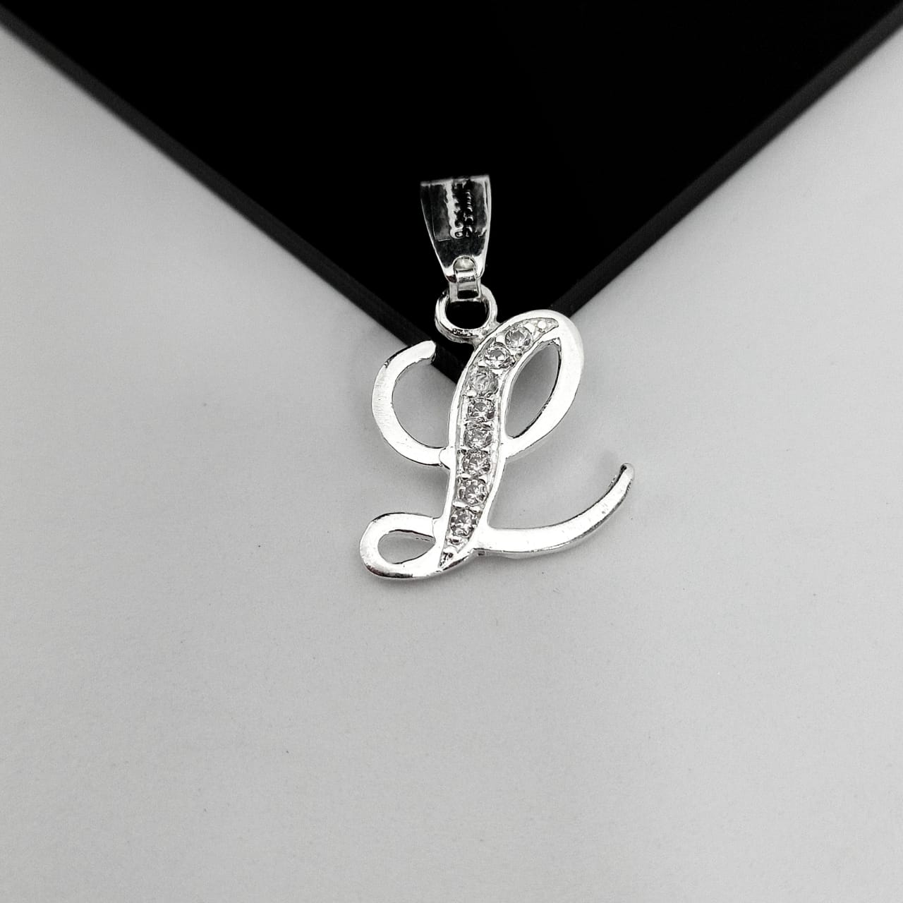 #D116 - Dije De Letra Con Zirconia De Plata - A10/1.2