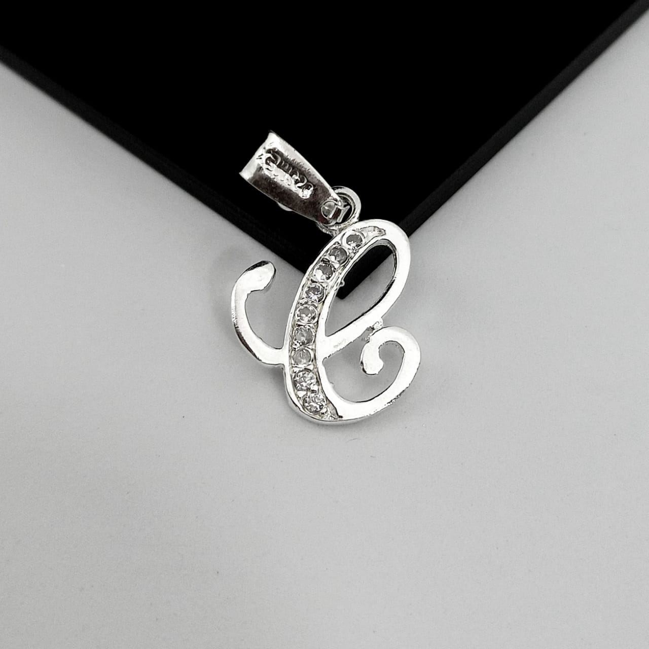 #D116 - Dije De Letra Con Zirconia De Plata - A10/1.2