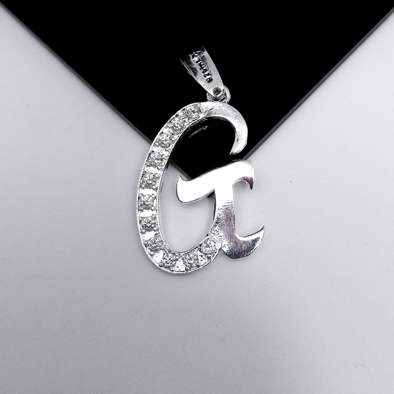 #D106 - Dije De Letra Grande Piedra Zirconia Plata - A13/2.2