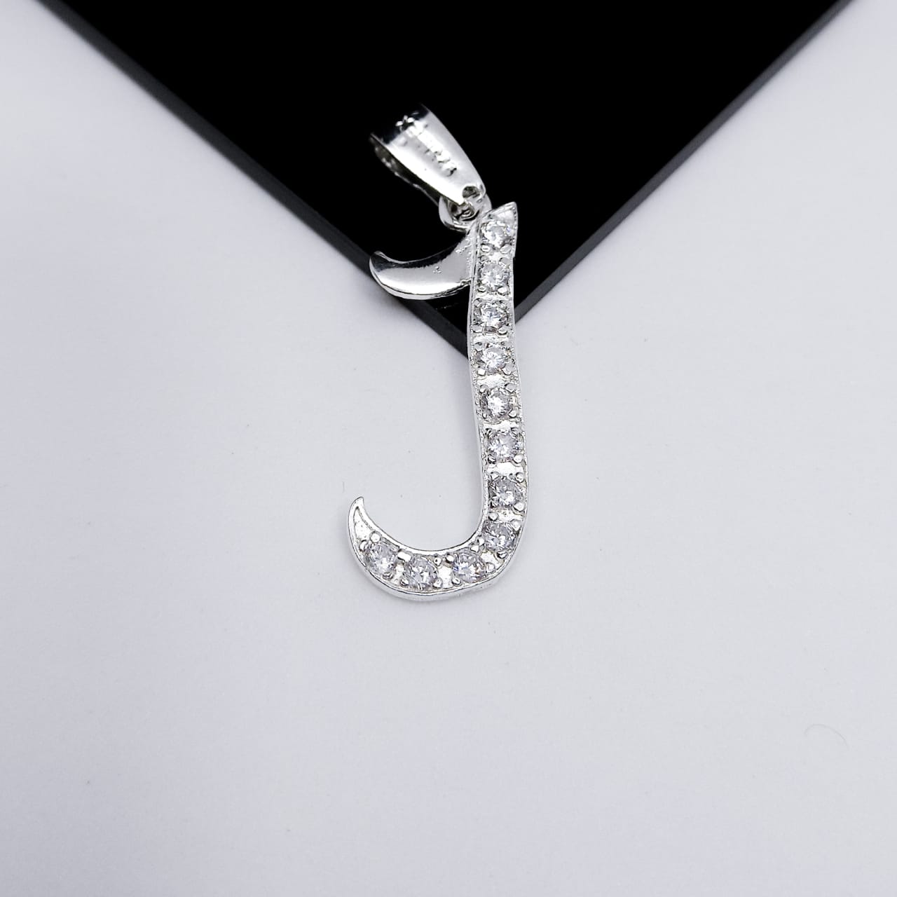 #D106 - Dije De Letra Grande Piedra Zirconia Plata - A13/2.2