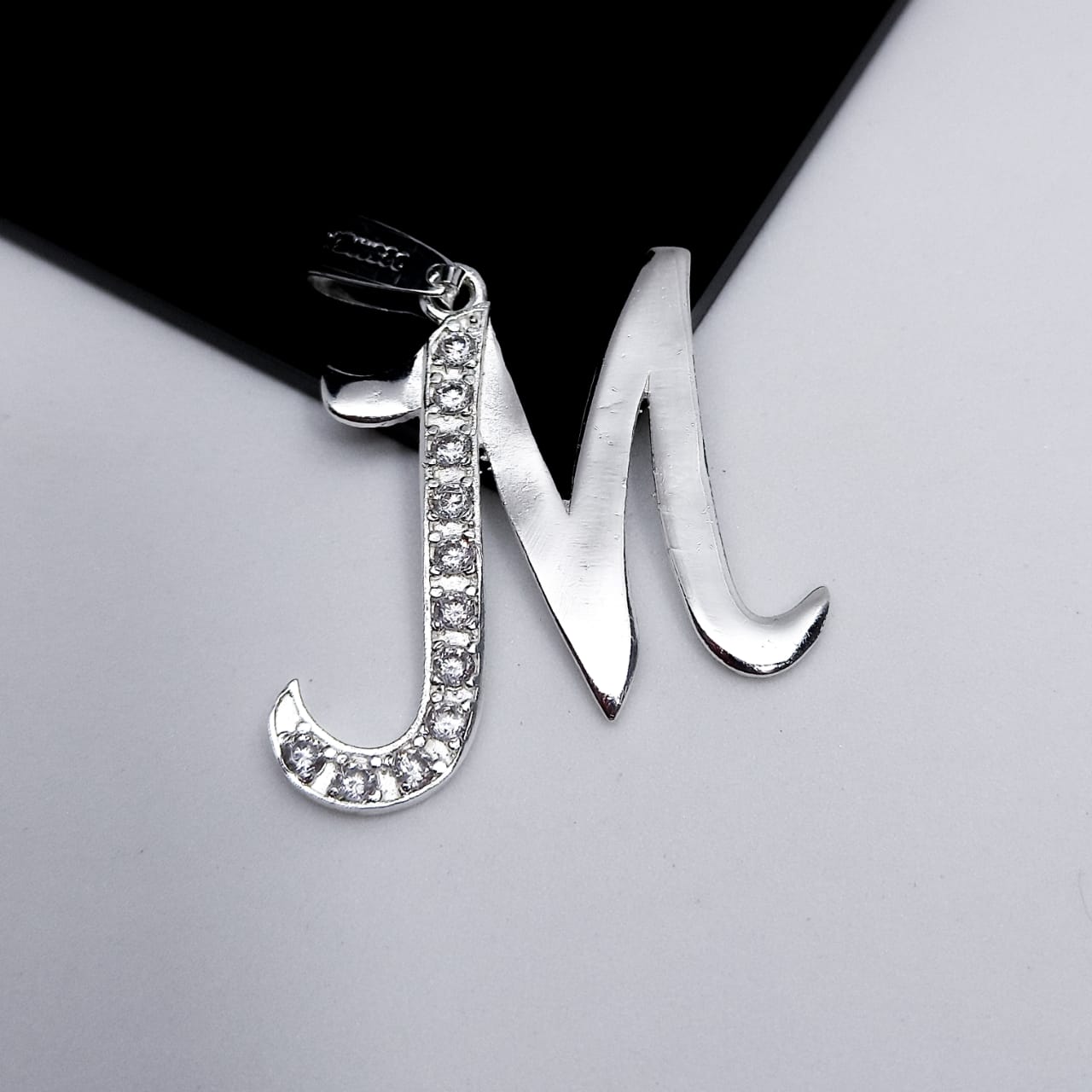 #D106 - Dije De Letra Grande Piedra Zirconia Plata - A13/2.2