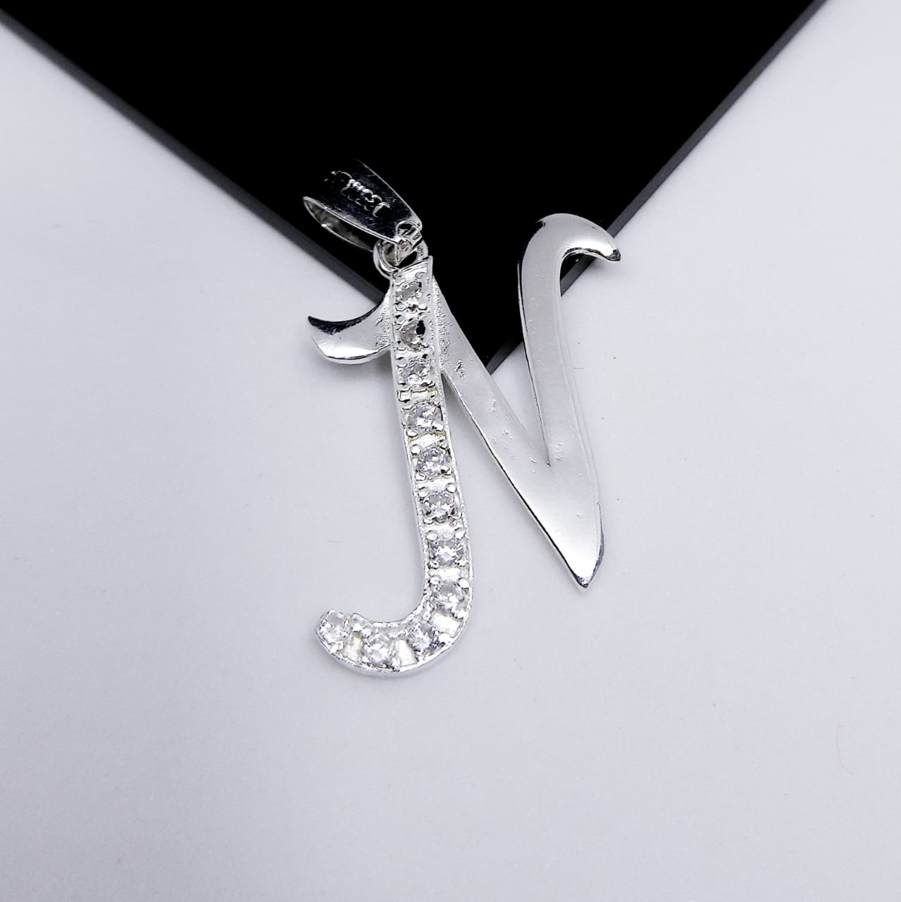 #D106 - Dije De Letra Grande Piedra Zirconia Plata - A13/2.2