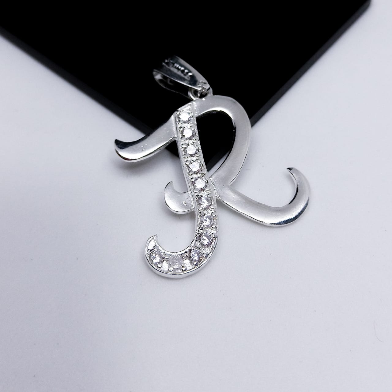 #D106 - Dije De Letra Grande Piedra Zirconia Plata - A13/2.2