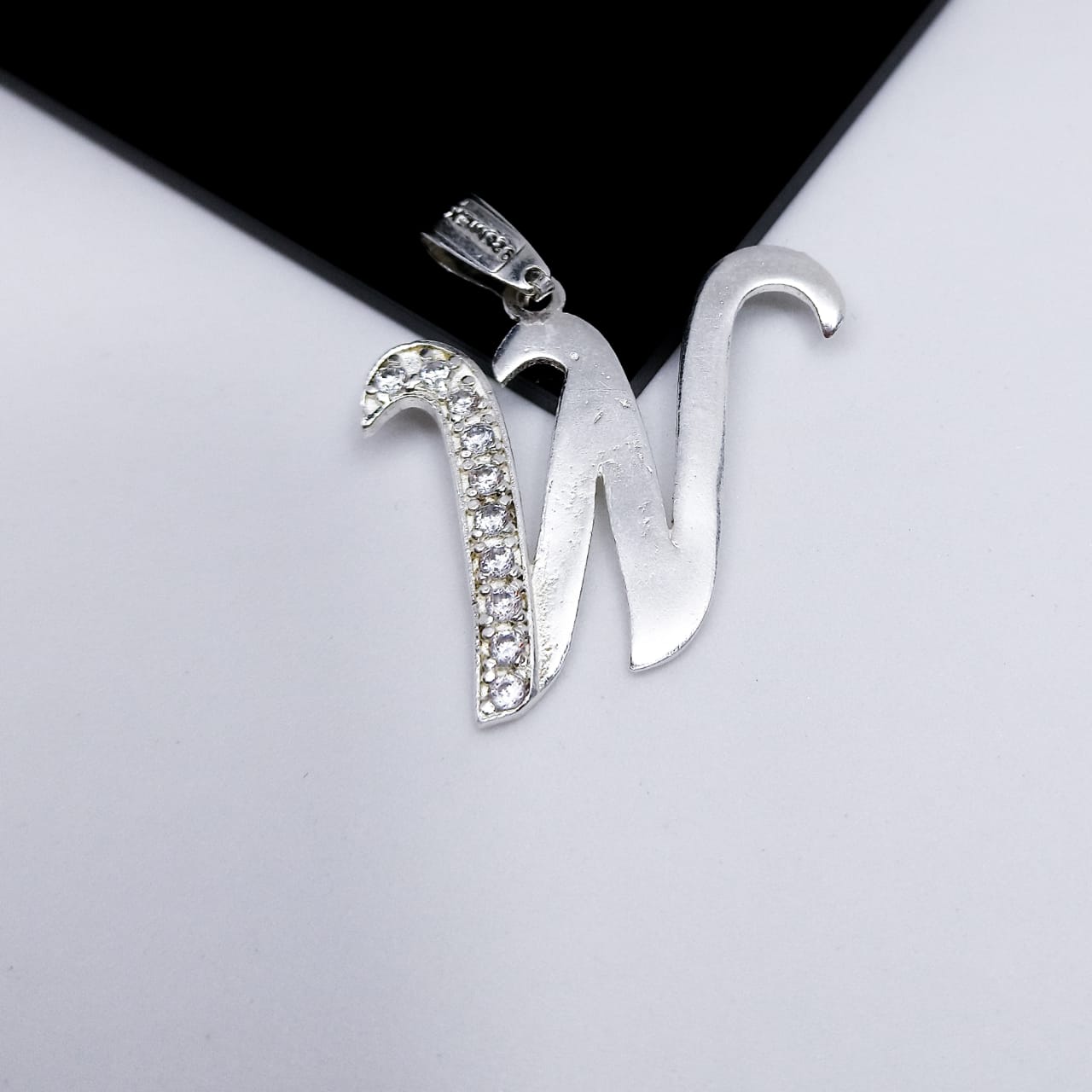 #D106 - Dije De Letra Grande Piedra Zirconia Plata - A13/2.2
