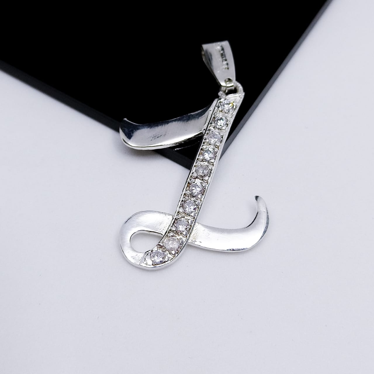 #D106 - Dije De Letra Grande Piedra Zirconia Plata - A13/2.2