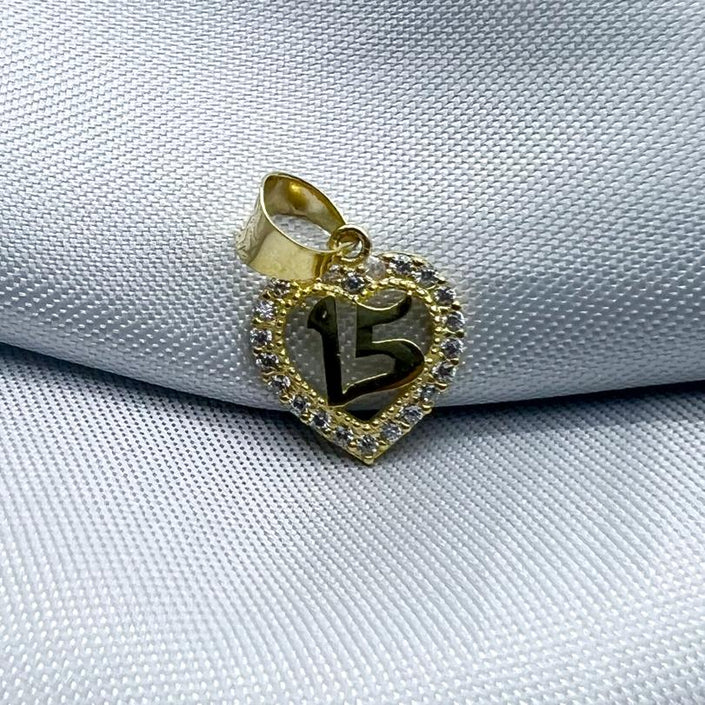 #D10122 - Dije / Corazón De 15 Años De Oro 10k - H02/0.9