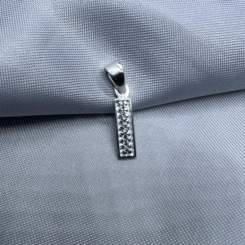 #D490 - Dije Letra De Plata Con Piedra Zirconia - A13/1.4