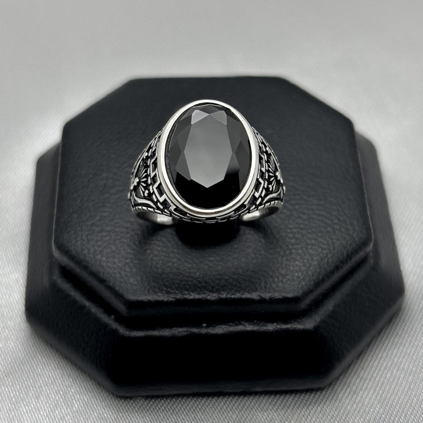 #AC166 - Anillo De Caballero Con Piedra - IC7.4