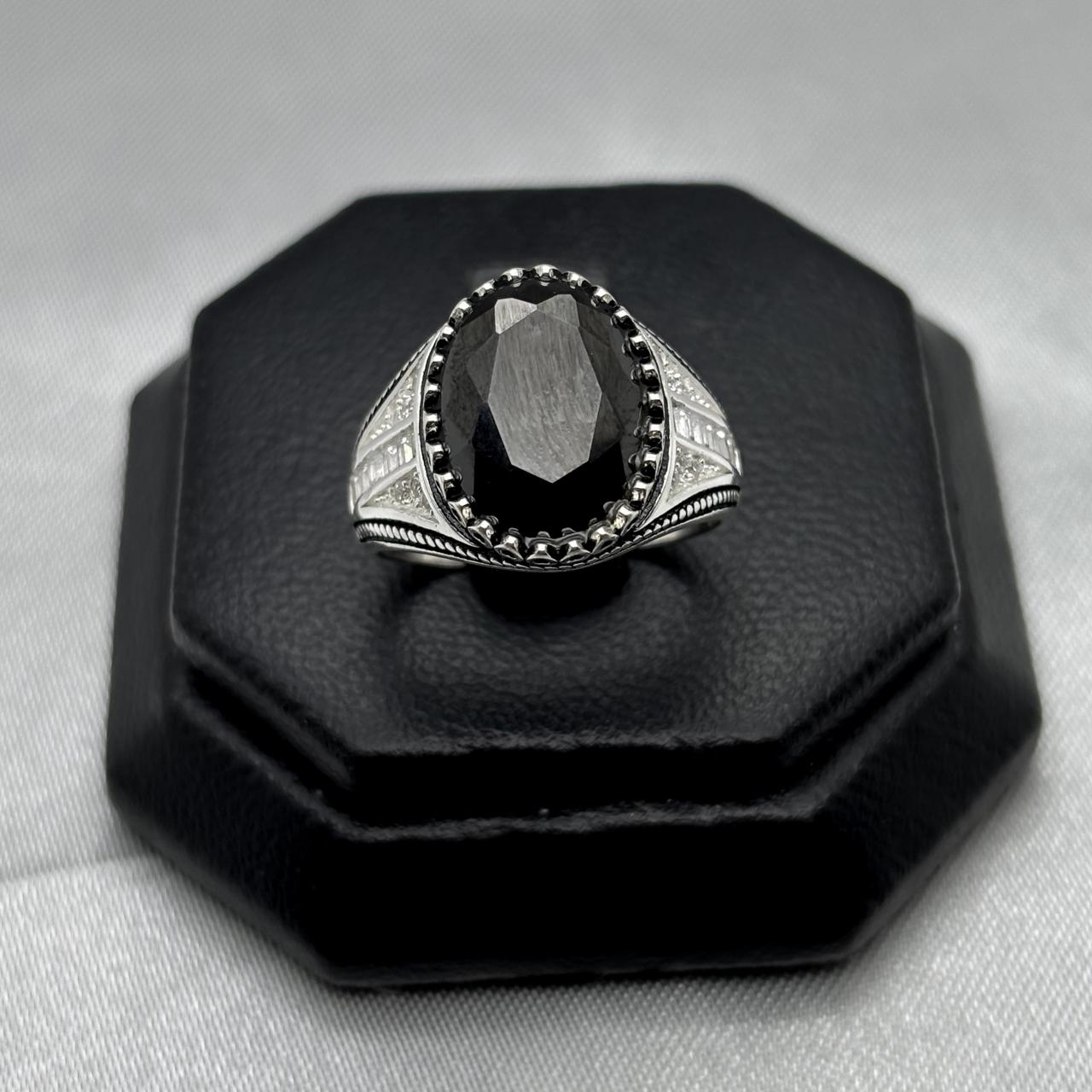 #AC113 - Anillo Caballero Con Piedra - B11/6.0