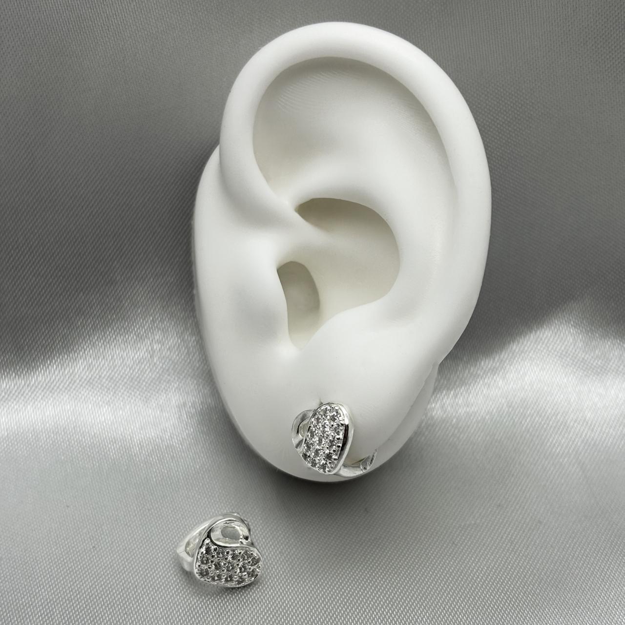 #H107 - Huggie Corazón Con Piedra Zirconia Plata - F2.7