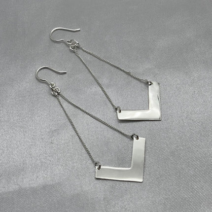 #AR131 - Arete Colgante Triangulo Plata- A13/5.4