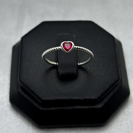 #AD214 - Anillo Corazón Con Piedra Central Zirconia Plata - C09/1.4