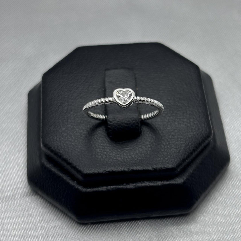 #AD214 - Anillo Corazón Con Piedra Central Zirconia Plata - C09/1.4