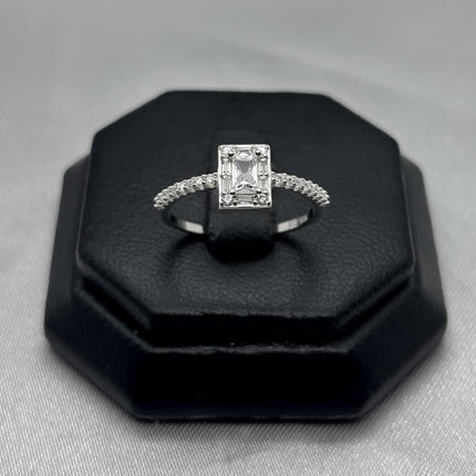 #AD133 - Anillo Solitario Piedra Zirconia Rectangular Plata - B12/1.9