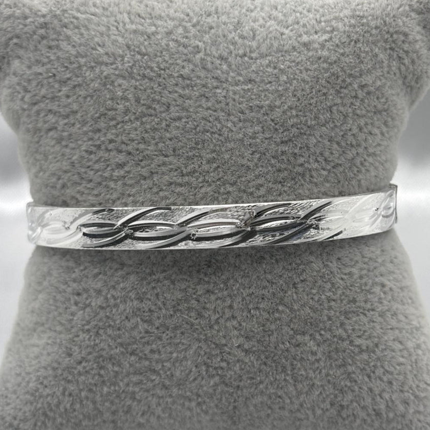 #AO101- Pulsera Rígida Oval Diamantado Aleatorio De Plata - A07/8.7