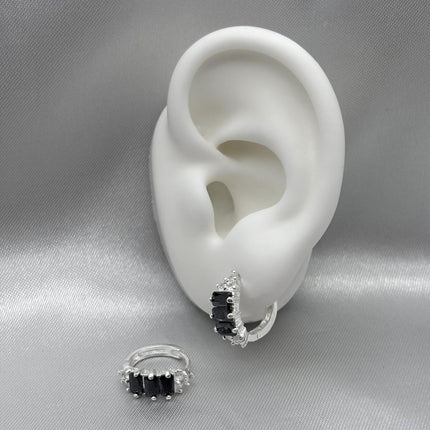 #H112 - Huggie Con Zirconia Plata - A13/4.0