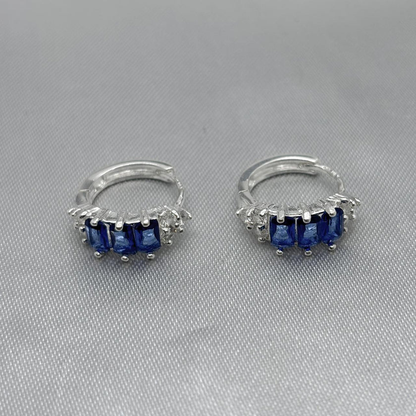 #H112 - Huggie Con Zirconia Plata - F4.0