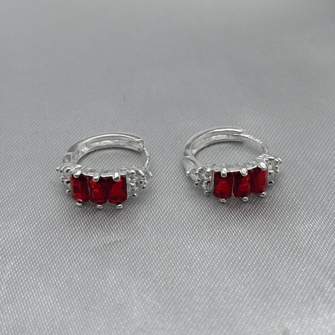 #H112 - Huggie Con Zirconia Plata - F4.0