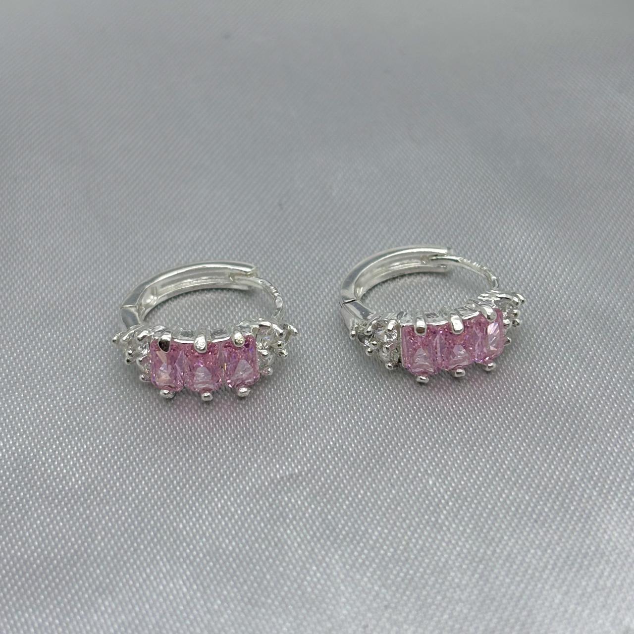 #H112 - Huggie Con Zirconia Plata - F4.0