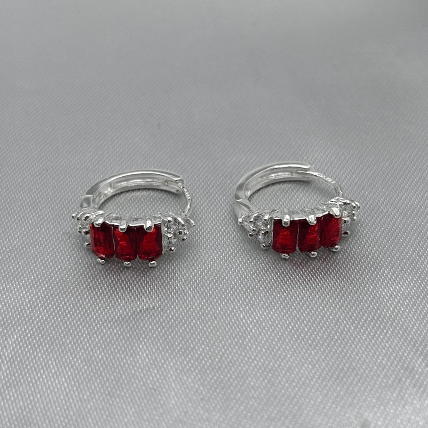 #H112 - Huggie Con Zirconia Plata - F4.0