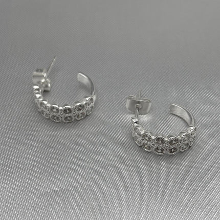 #H176 - Huggie Circular Doble Con Piedra Zirconia De Plata- A09/4.1