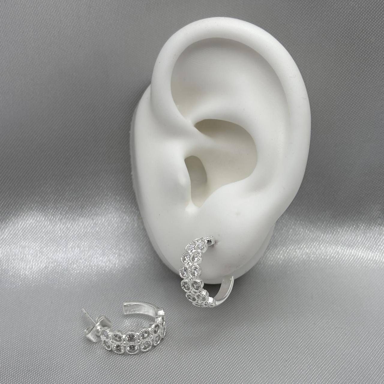 #H176 - Huggie Circular Doble Con Piedra Zirconia De Plata- ZC4.1