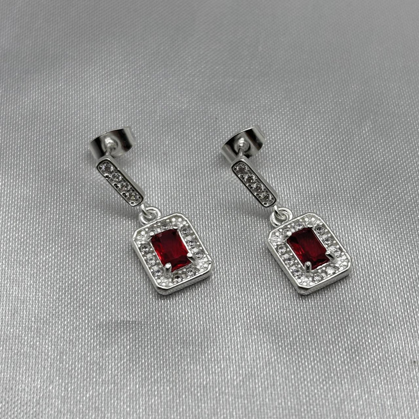 #AR184 - Arete Cuadro Con Piedra Zirconia Central Plata - ZC3.4