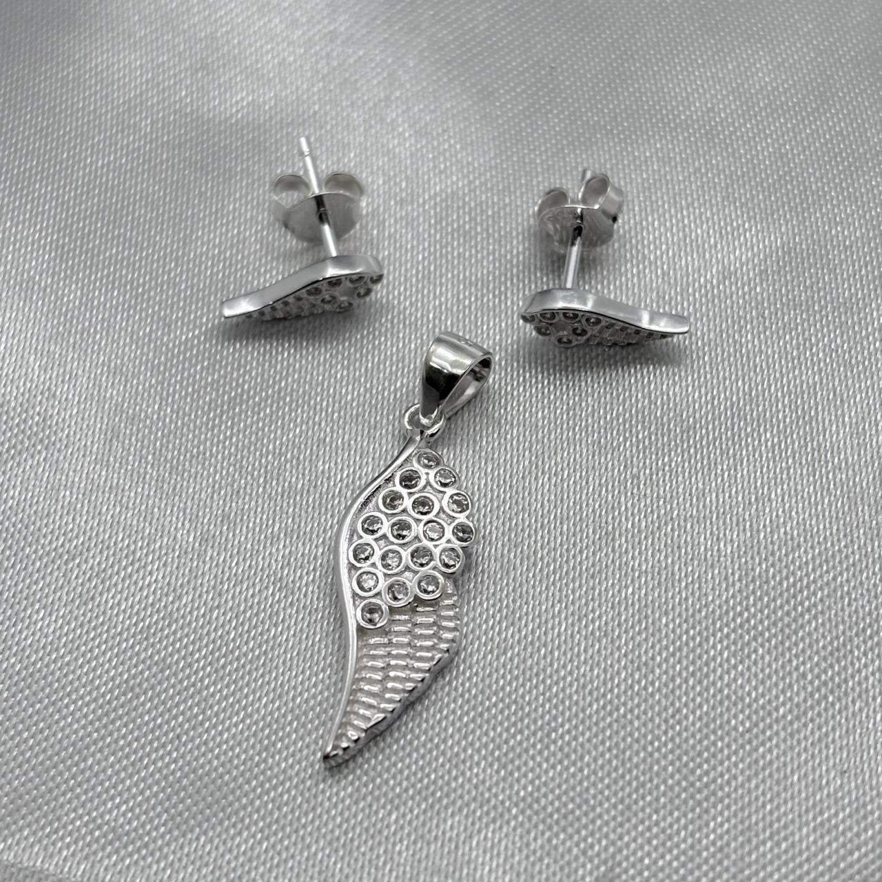 #J119 - Juego Dije Y Broquel Alas Con Zirconias Plata - C25/3.2