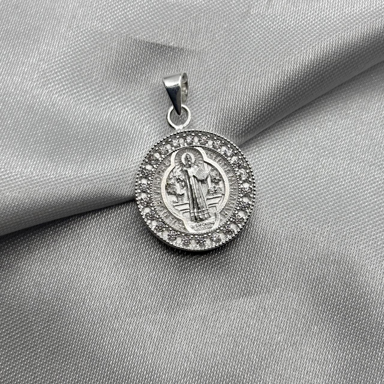 #D337 - Dije San Benito Circular Con Zirconias Plata - A09/3.3