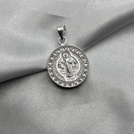 #D337 - Dije San Benito Circular Con Zirconias Plata - A09/3.3