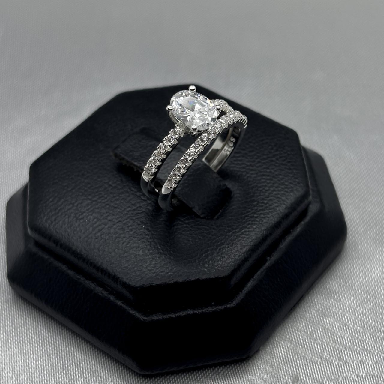 #AL121 - Alianza Piedra Ovalada Zirconia Plata - PU4.2