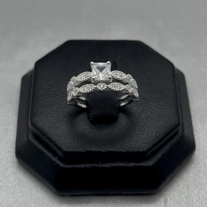 #AL145 - Alianza Cuadrada Con Zirconia Plata - PU3.5