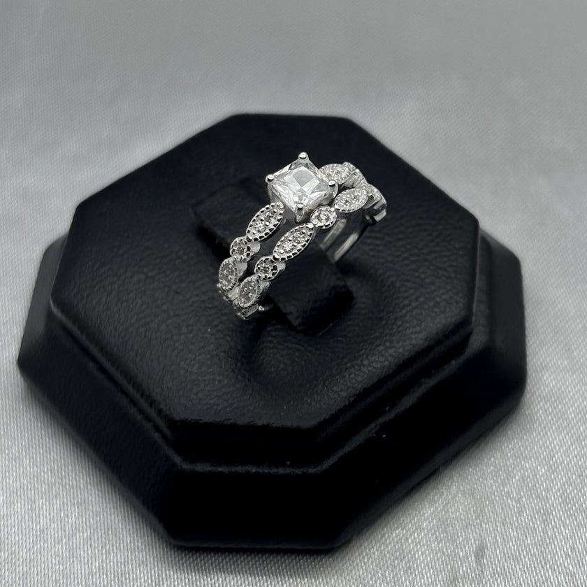 #AL145 - Alianza Cuadrada Con Zirconia Plata - PU3.5