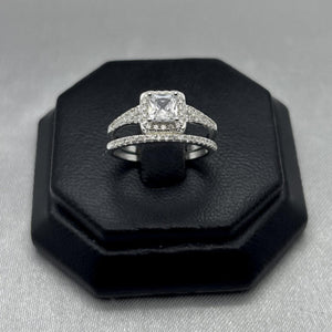 #AL147 - Alianza Cuadrado Con Zirconia Plata - PU3.6