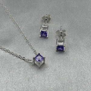 #J123 - Juego Cuadrito Gargantilla/Broqueles Con Zirconia Plata - C14/3.8