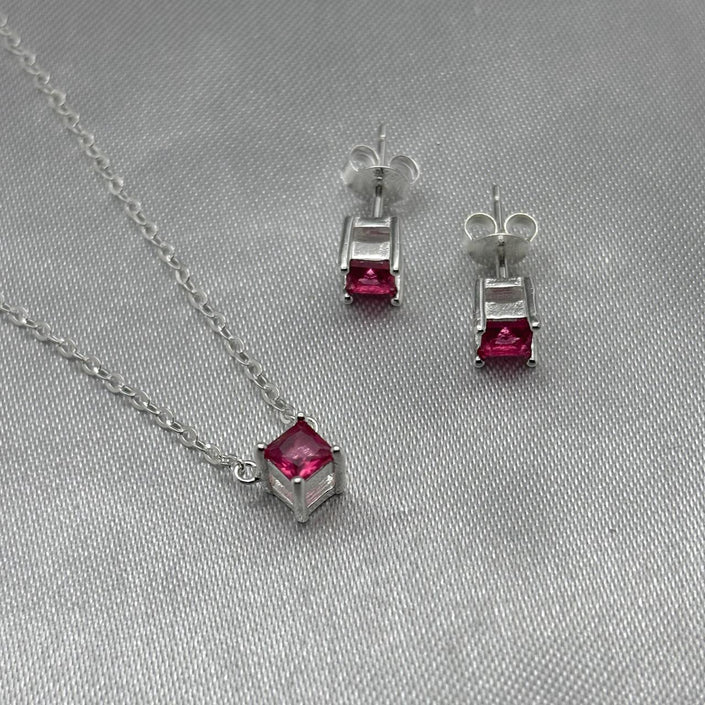 #J123 - Juego Cuadrito Gargantilla/Broqueles Con Zirconia Plata - C14/3.8