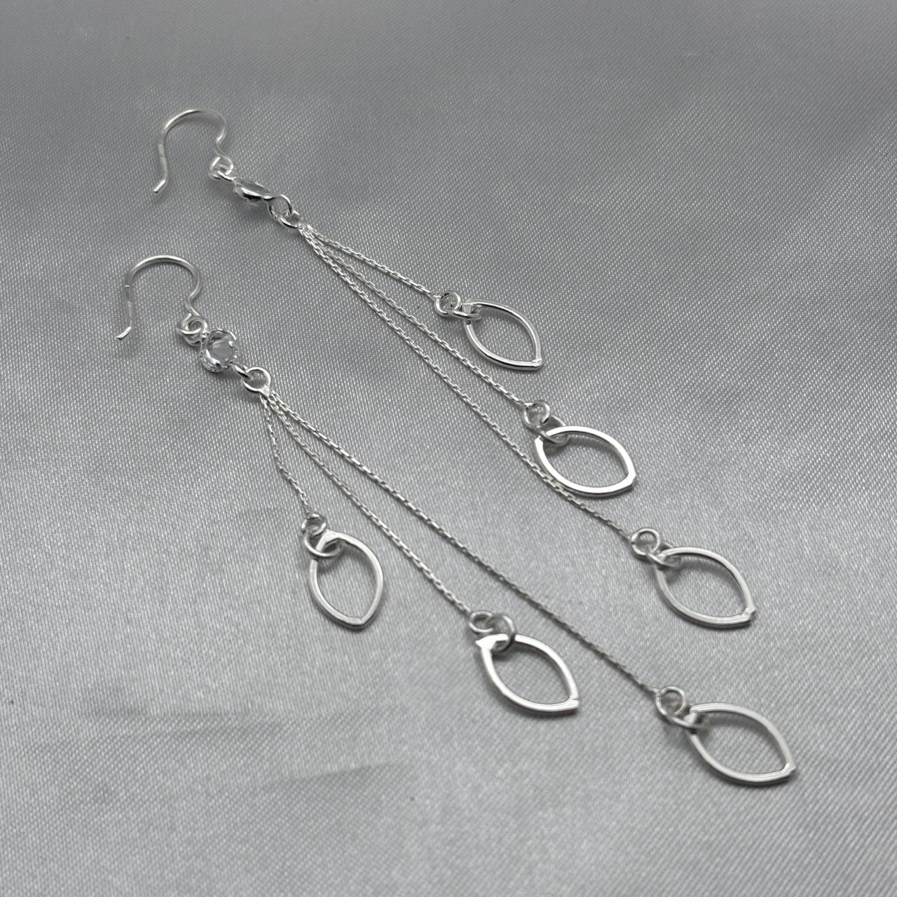 #AR224 - Arete Colgantes Hoja Oval Con Zirconia Plata - F5.1