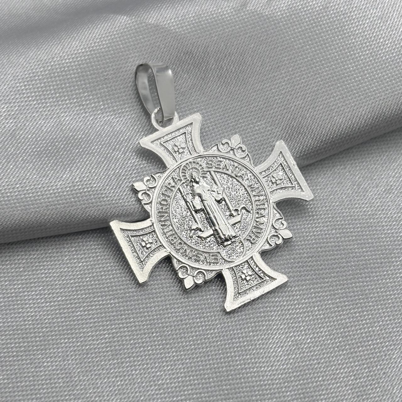 #D504 - Dije Cruz San Benito Plata - ZC1.9