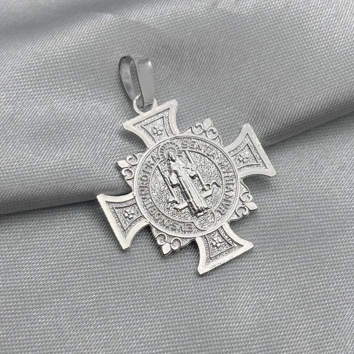 #D504 - Dije Cruz San Benito Plata - ZC1.9