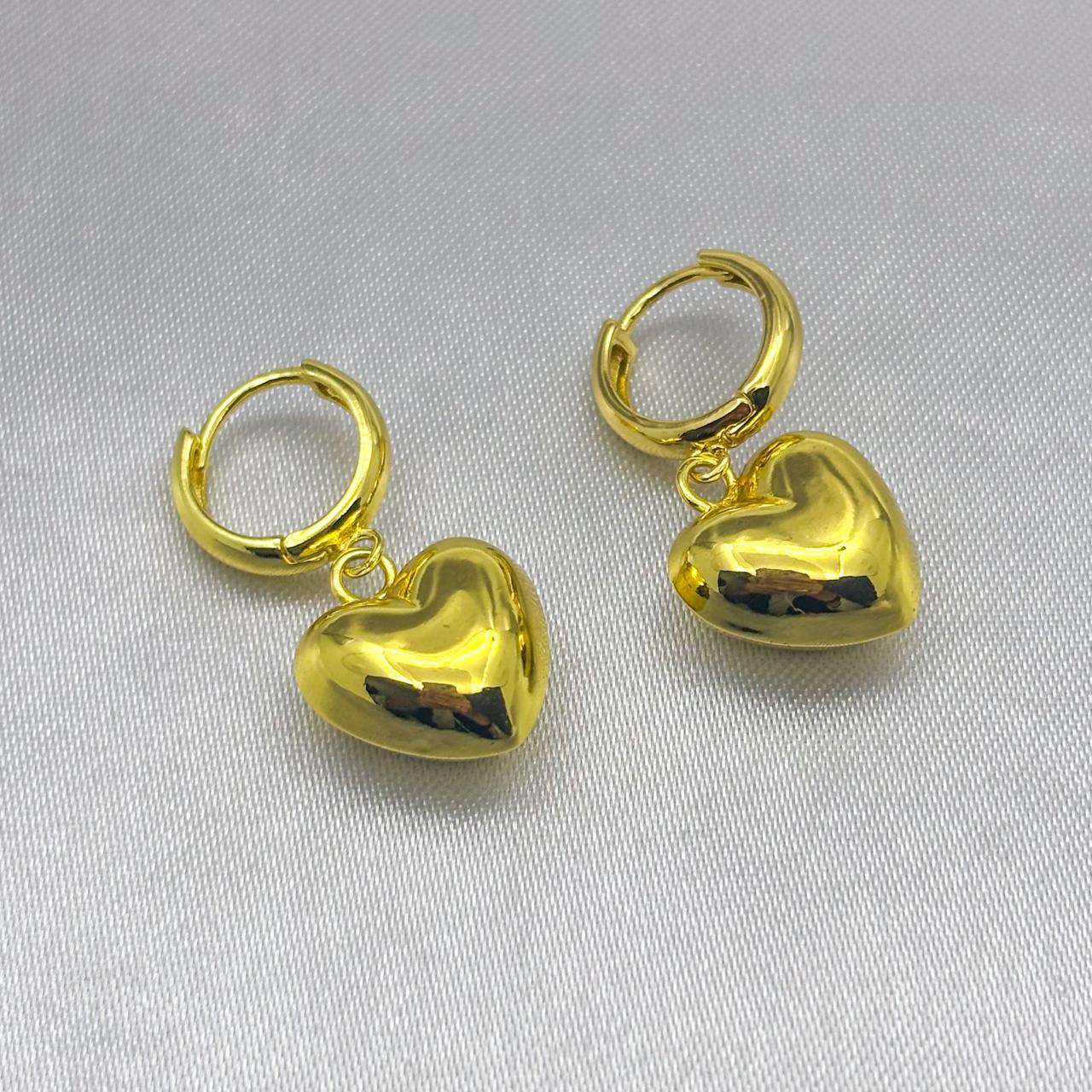 #HOL138 - Huggie Corazón Inflado Oro Laminado 18K - LA050/