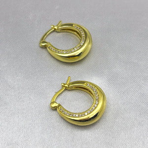 #HOL134 - Huggie Con Zirconia Oro Laminado 18K - LA045/