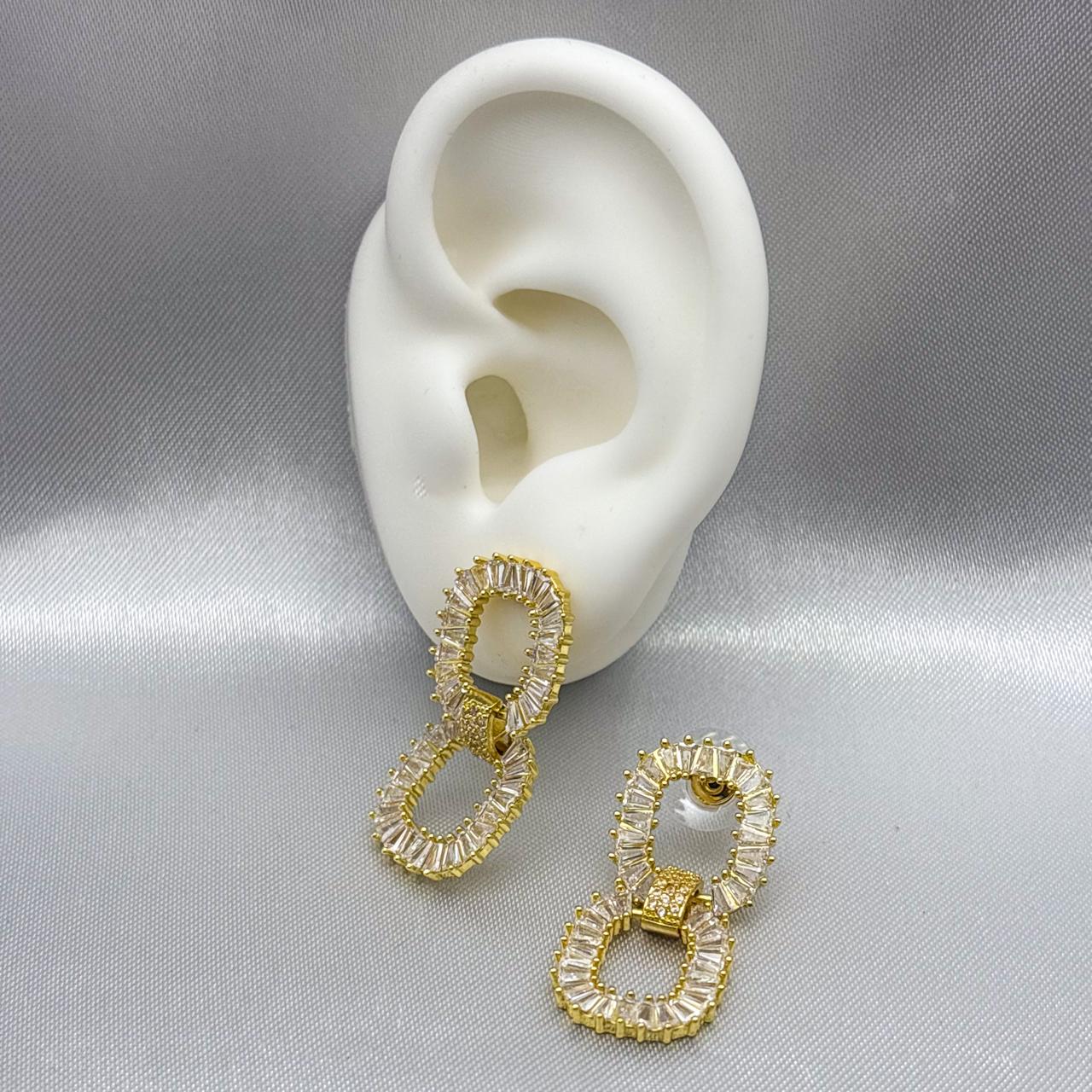 #ARL128 - Aretes Cuadros Con Zirconia Oro Laminado 18K -LA050/