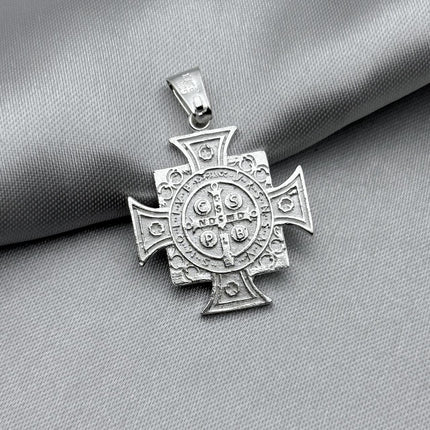 #D105 - Dije Cruz San Benito Plata - A08/5.1