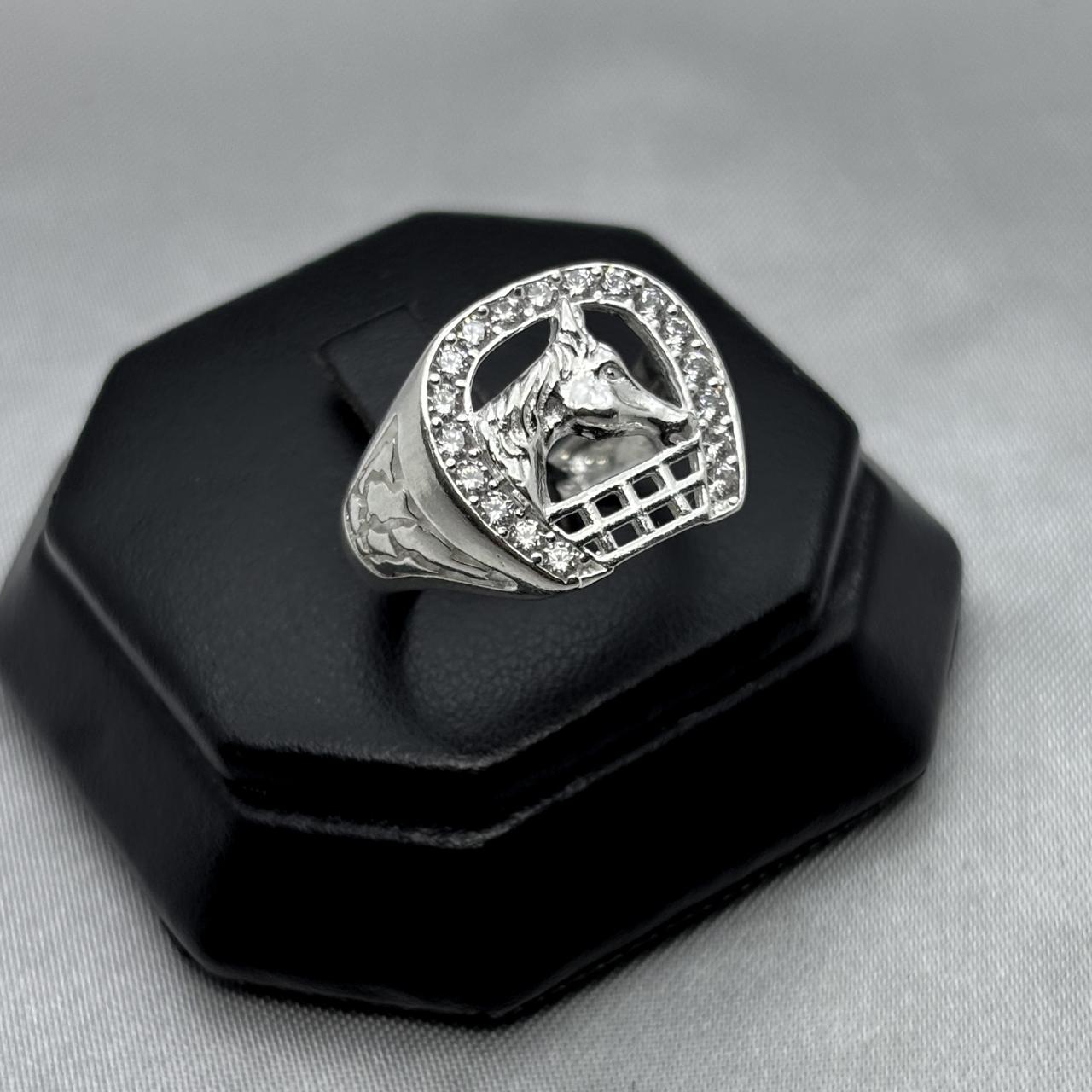#AC167 - Anillo Caballero Herradura Y Caballo Con Zirconia Plata - A09/6.0